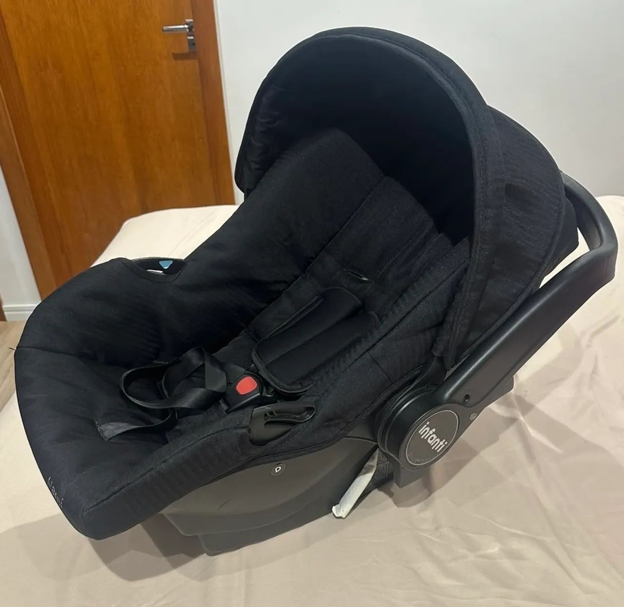 Bebê conforto + Base Isofix - Infanti Narni - Foto 4