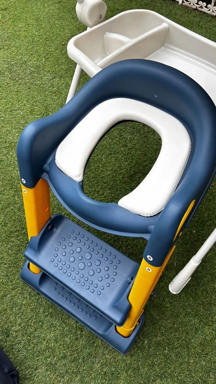Assento Redutor Infantil com Escada para Vaso Sanitário - Foto 3