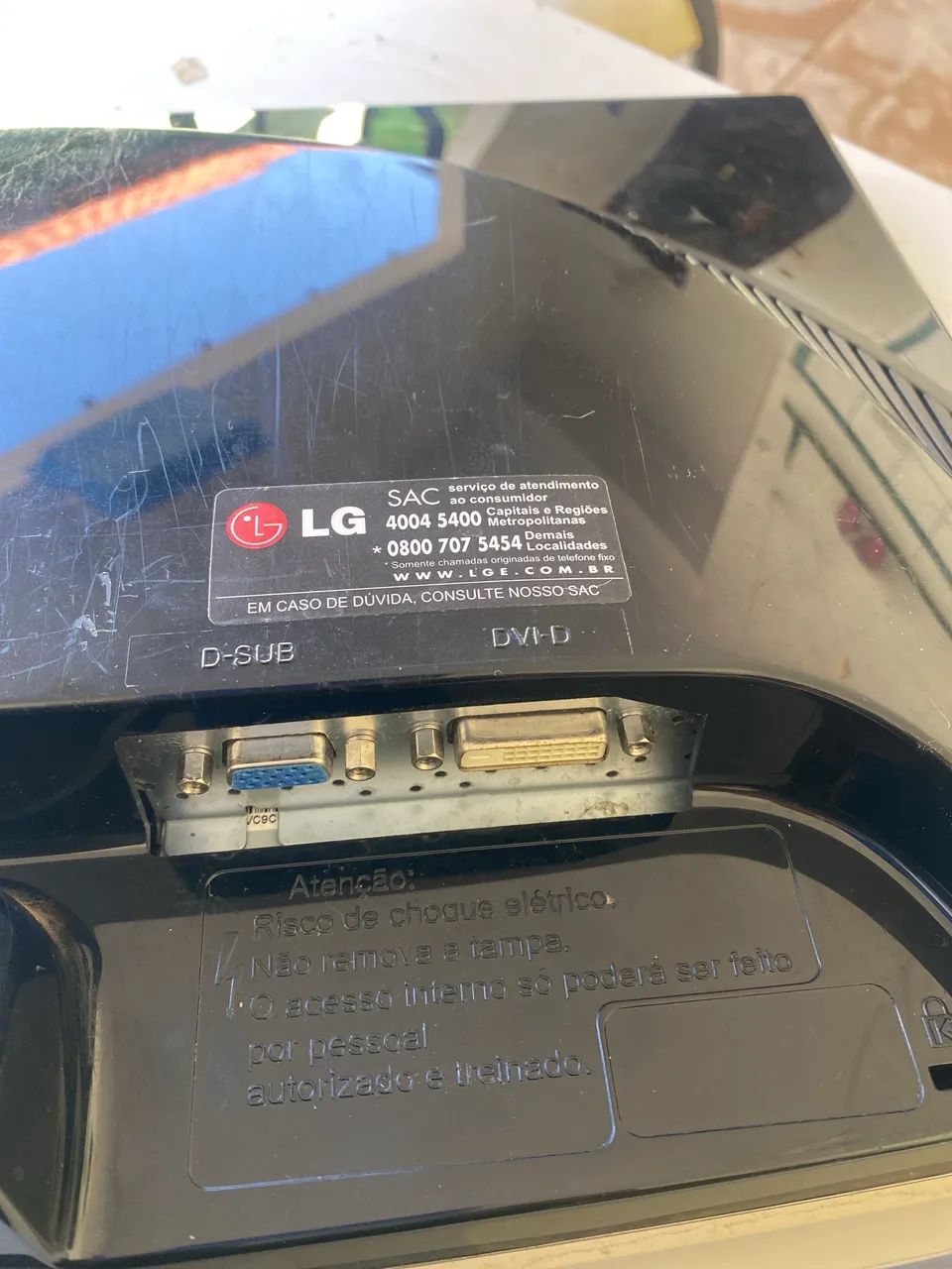 Monitor LG para conserto ou retirada de peça  - Foto 3