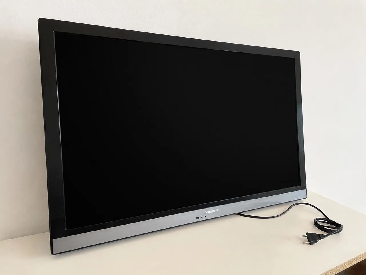 TV PANASONIC 32 LCD 