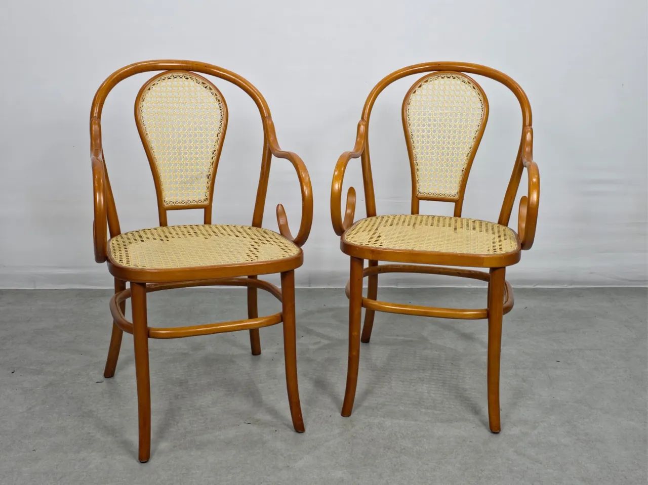 Par de cadeira com apoio de braço - michael thonet 