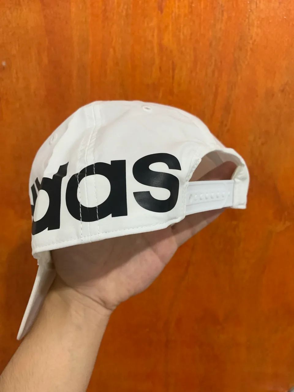 Boné Adidas Letreiro Branco - Foto 2