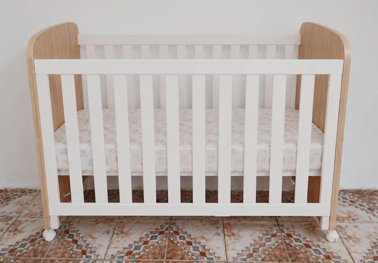 Berço com colchão 