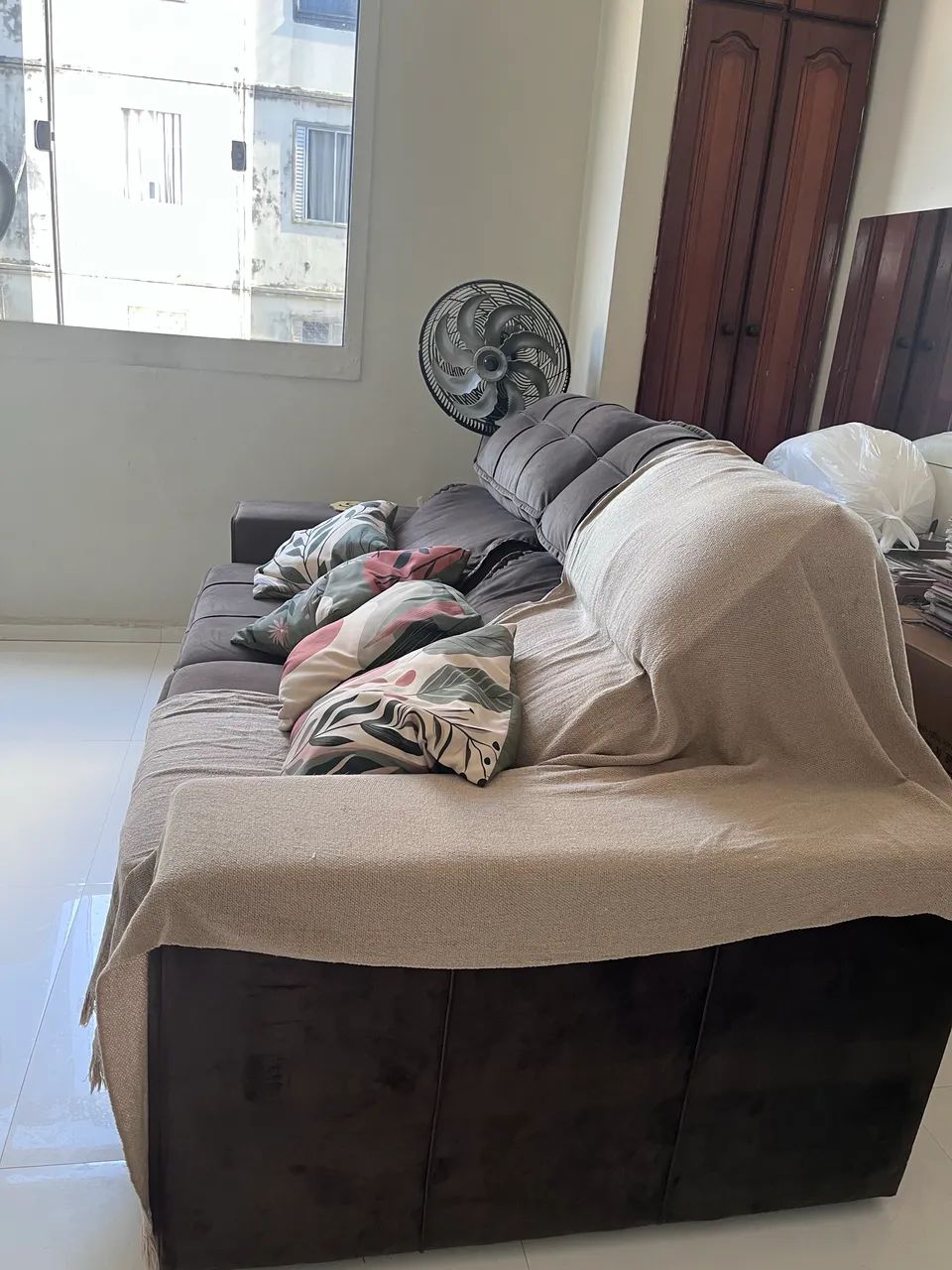 Vende-se sofá retrátil marrom  - Foto 3