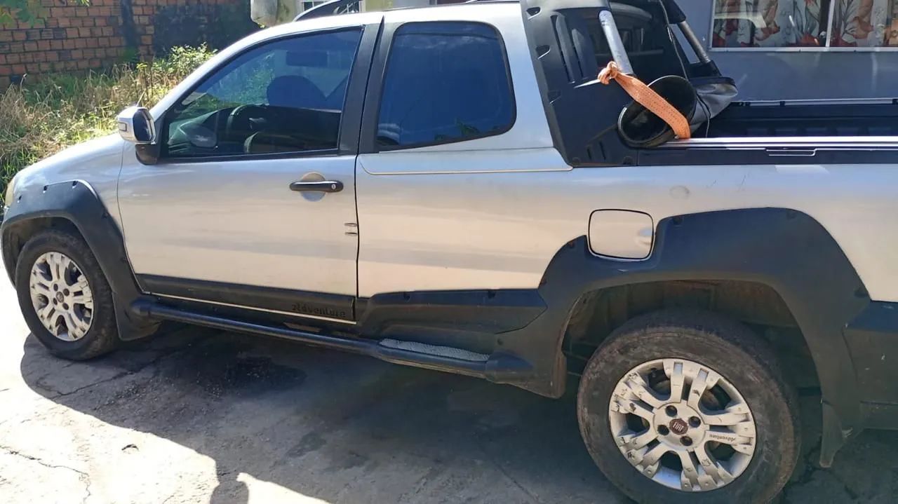 Fiat Strada Adventure1.8/ 1.8 Locker Flex CD 2011 - Foto 4
