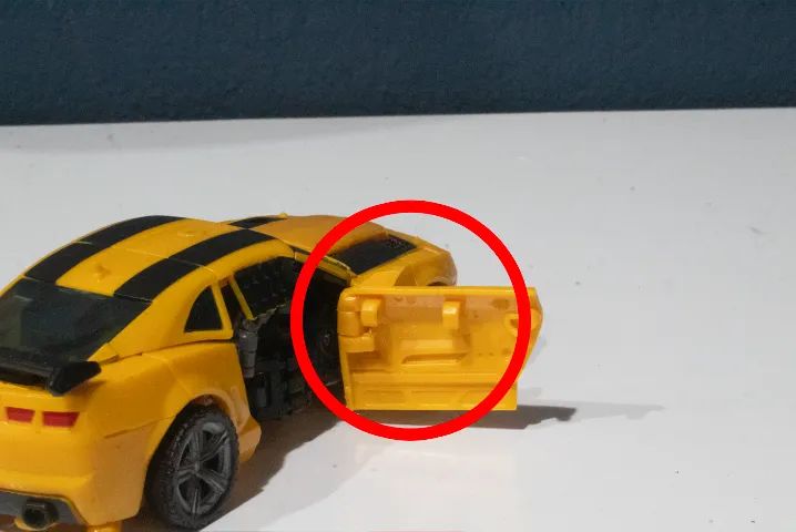 Transformers DOTM Bumblebee Deluxe Class - Foto 5