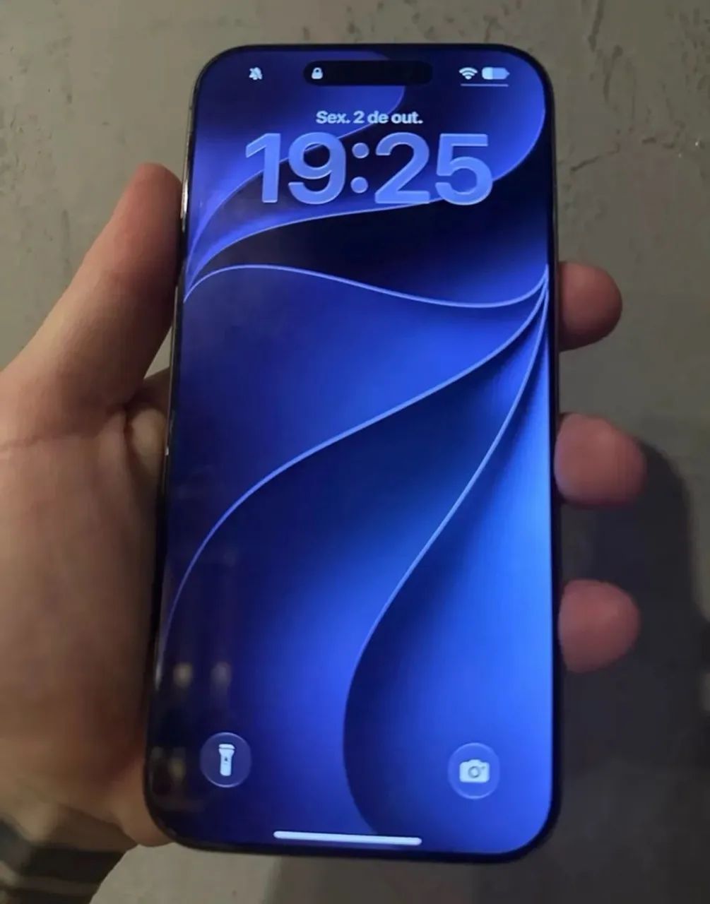 iPhone 16 pro/ dourado 128gb