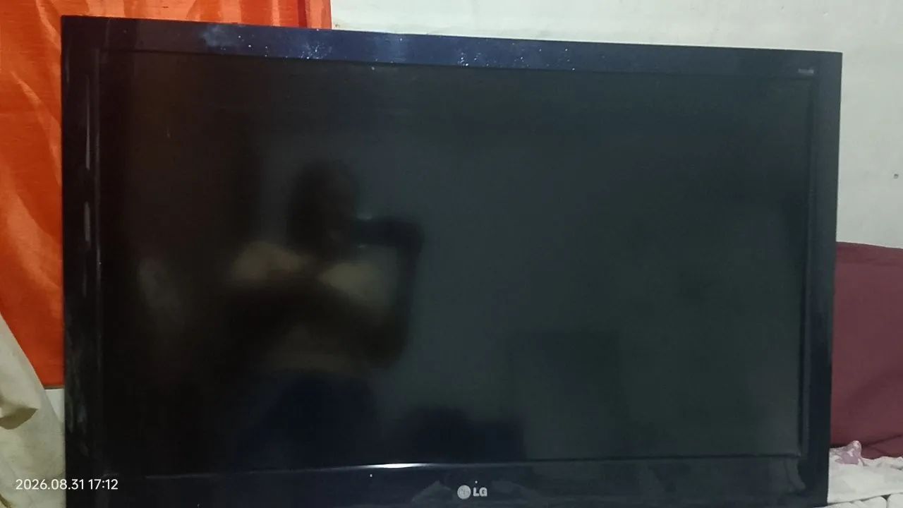 Vendo 3 tvs com defeito ,para retiradas de peças  - Foto 2