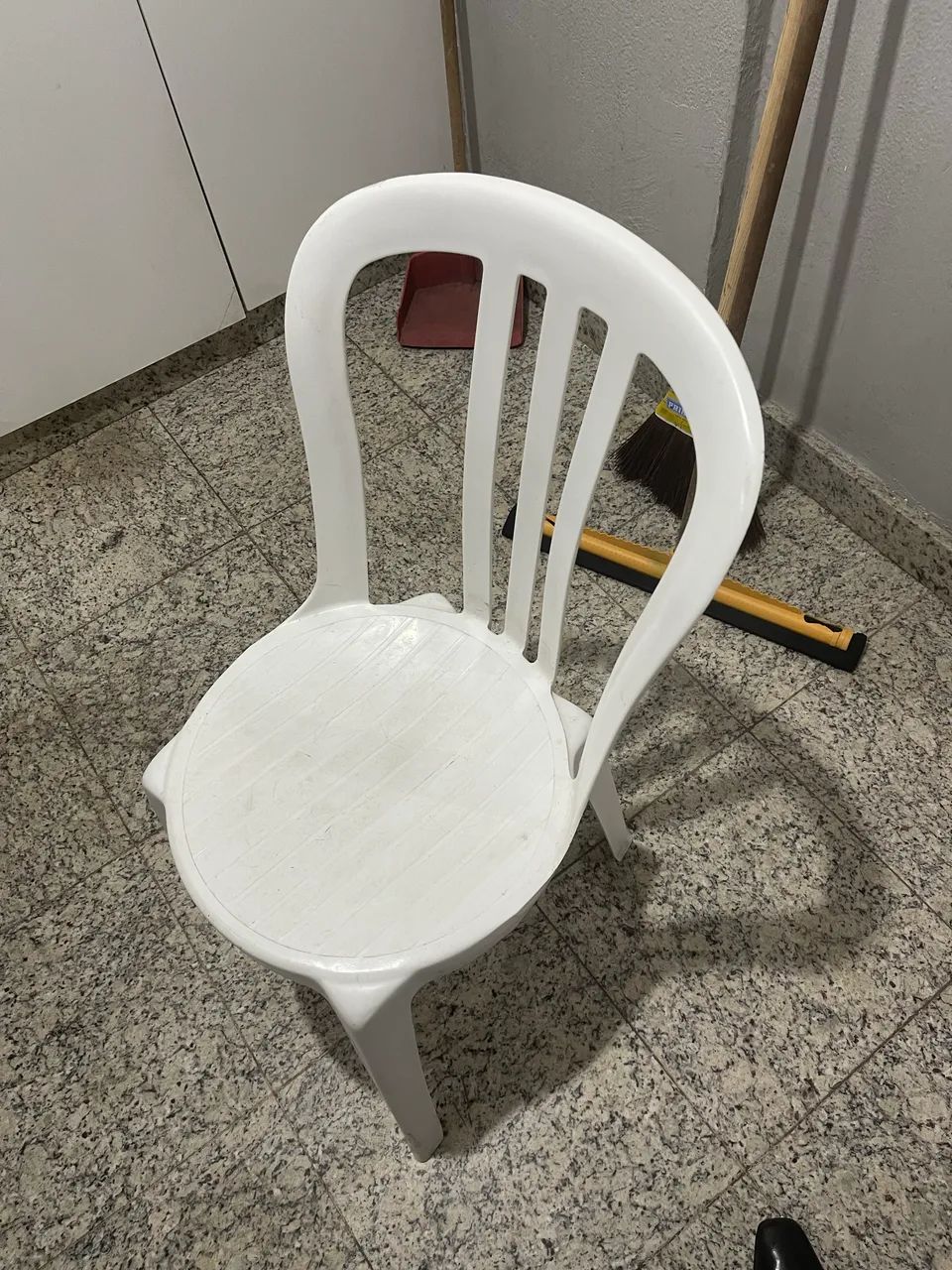 Conjunto Mesa e Cadeiras Plásticas - Foto 3