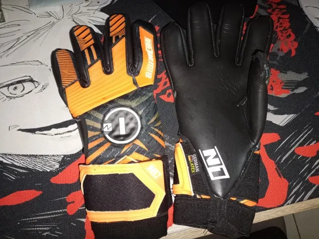 Luva goleiro Nike original tamanho 10 - Esportes de Quadra e Ao Ar