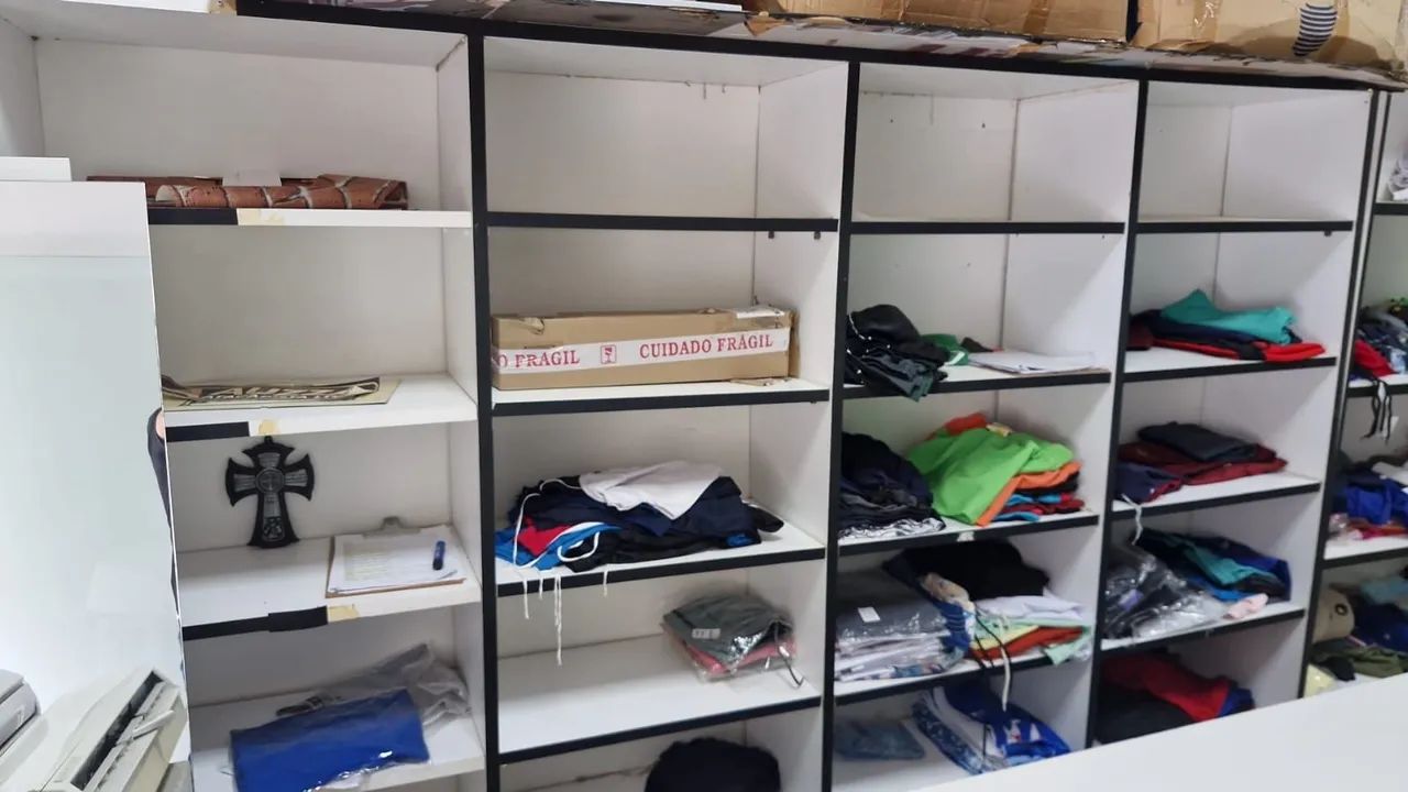 MÓVEIS COMPLETOS PARA LOJA DE ROUPAS - Foto 4