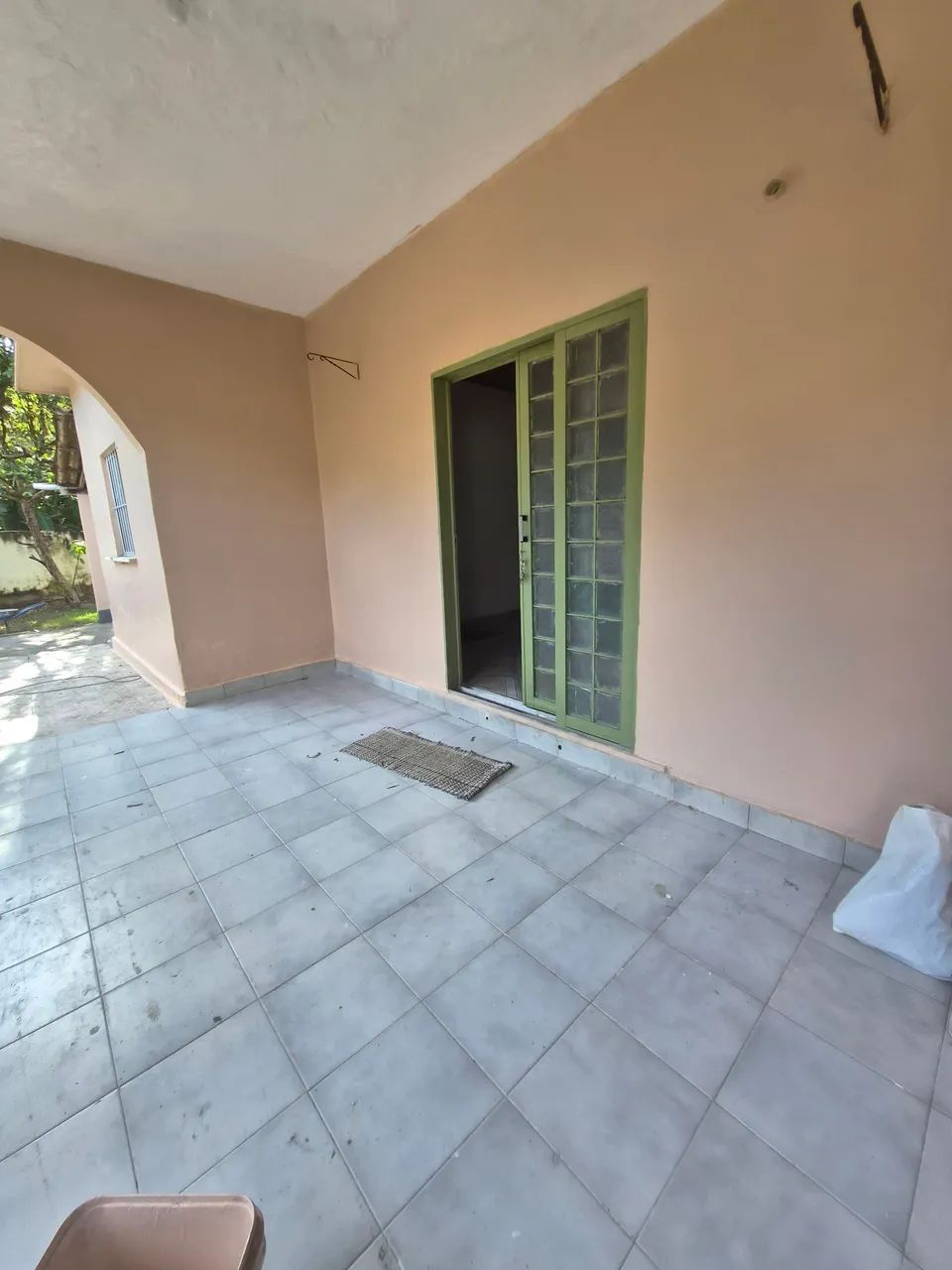 Aluguel casa conjunto Ajuricaba. 
