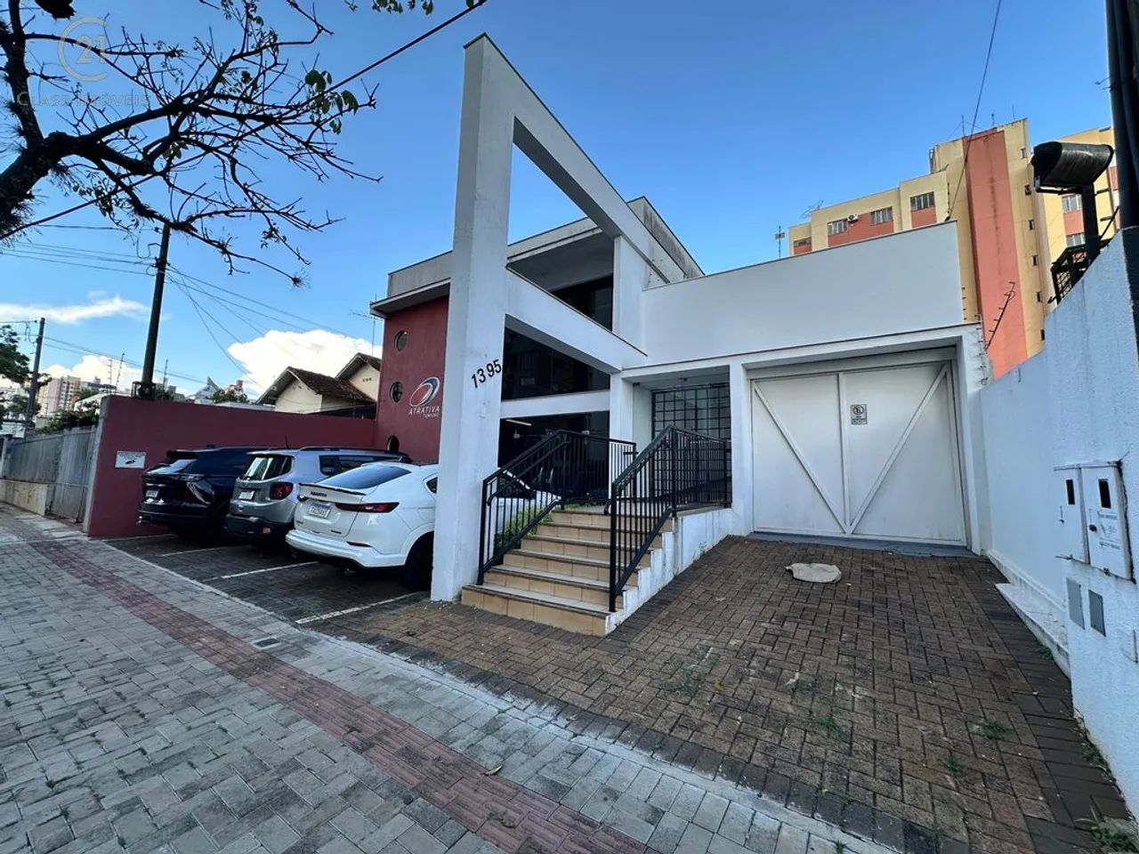 Casa para alugar em Londrina, Centro, com 5 quartos, com 508 m² - Foto 2