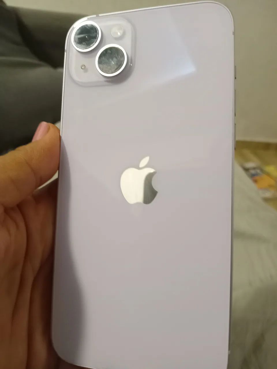 Vende_se iPhone 14 plus.cor  lilás bem claro - Foto 4