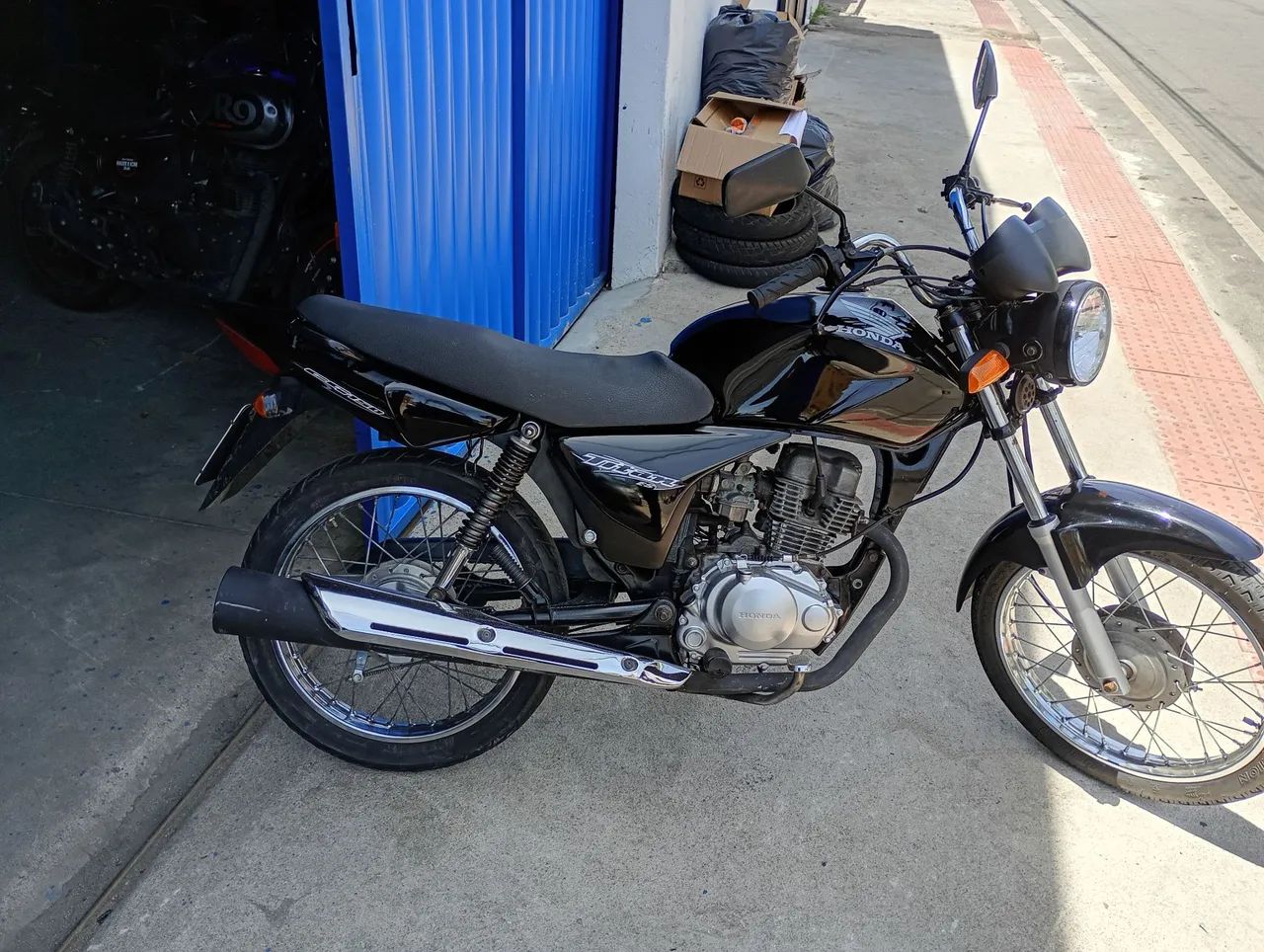 Titan 150 ES