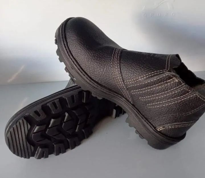 Botinas nobuck, bico pvc  - Foto 3