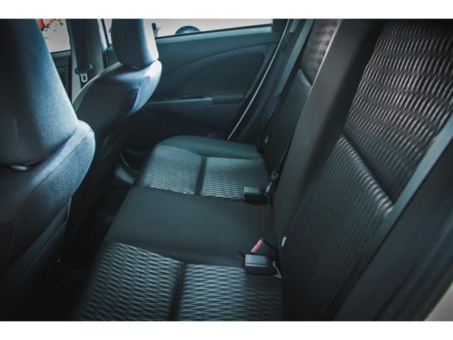 TOYOTA ETIOS 1.5 X PLUS 16V FLEX 4P 2019 - Foto 14