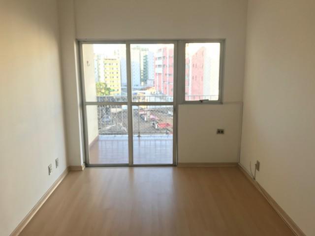 Apartamento - MEIER - R$ 1.300,00