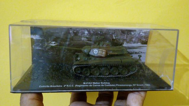 Vendo miniaturas de tanques de guerra