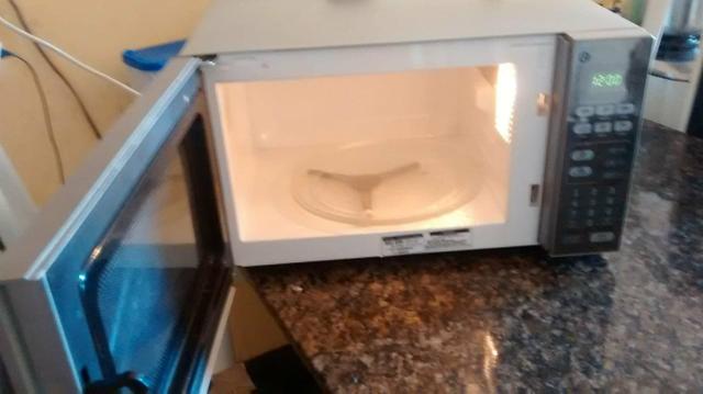 Vendo esse microondas, ele liga mais n ta esquentando - Foto 2