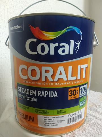 Tinta esmalte base d'água