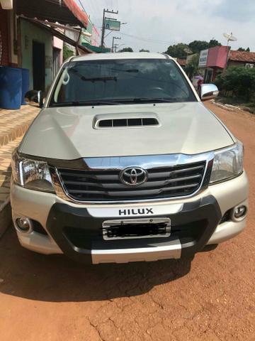 Vendo Hilux 2014