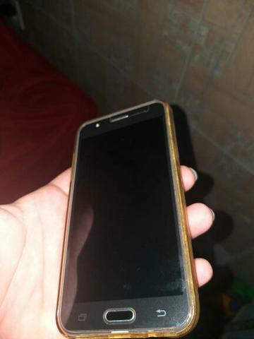Vendo 1celular j5 e um celular j1 tudo por 550,00 reais