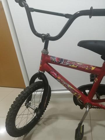 Bicicleta infantil em perfeito estado de conservação Freio pedal - Foto 4