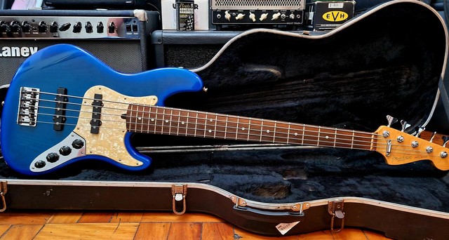 olx fender jazz bass