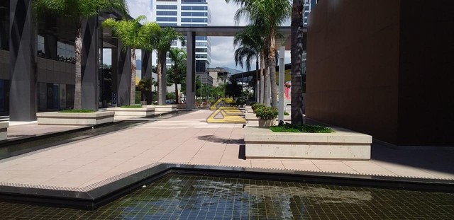 Impulsione seus negócios: descubra um espaço comercial de luxo à sua espera!
