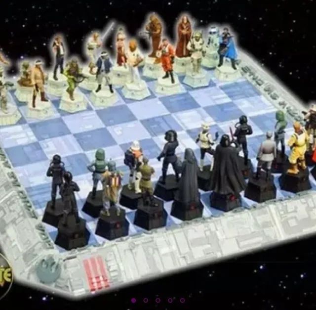 Tabuleiro de Xadrez + 32 Peças De Xadrez – Star wars