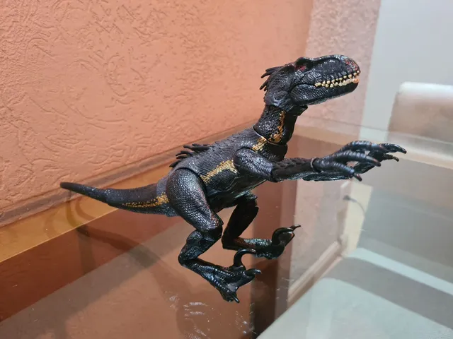 Boneco Dinossauro Jurassic World Atrociraptor - Colossal Gigante 93cm + 20  mini dinossauros