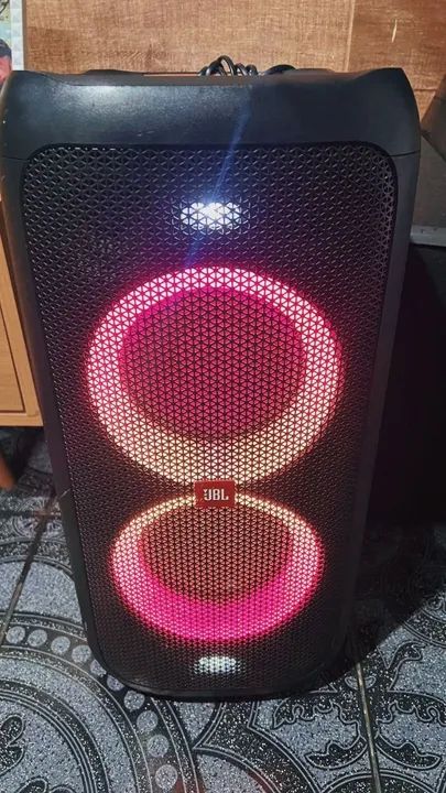 Caixa de Som JBL - Potente e com Iluminação LED - Foto 2