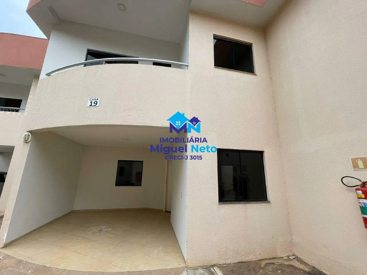 Sobrado de 03 dormitórios próximo ao Shopping