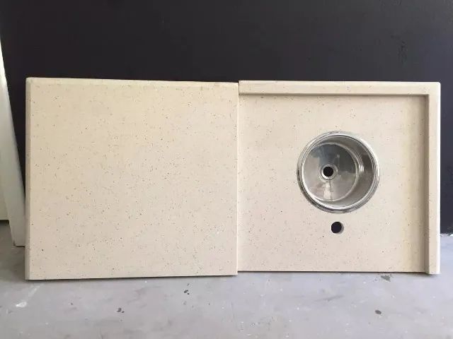 Pia pequena em Silestone Bege com Cuba 