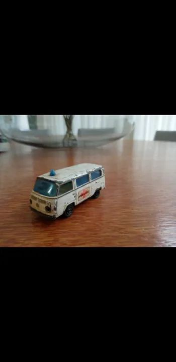 Kombi antiga de brinquedo - Foto 5