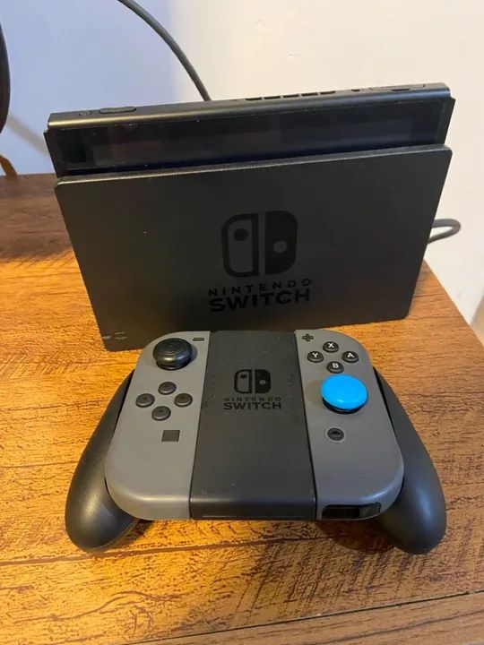 Nintendo Switch Cinza +2 Jogos originais + Kit acessórios Nintendo Switch Cinza +2 Jogos originais + Kit acessórios