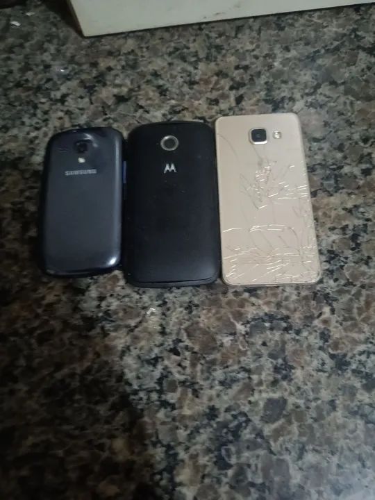 3 Celulares para peças