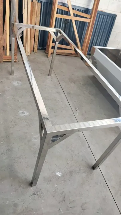 Estrutura para Mesa em Aço Inox (sem o tampo)