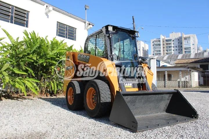Mini carregadeira case 2013