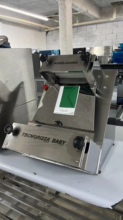 Modeladora Tecnopizza para abrir massas de pizza 40cm pronta entrega!!!