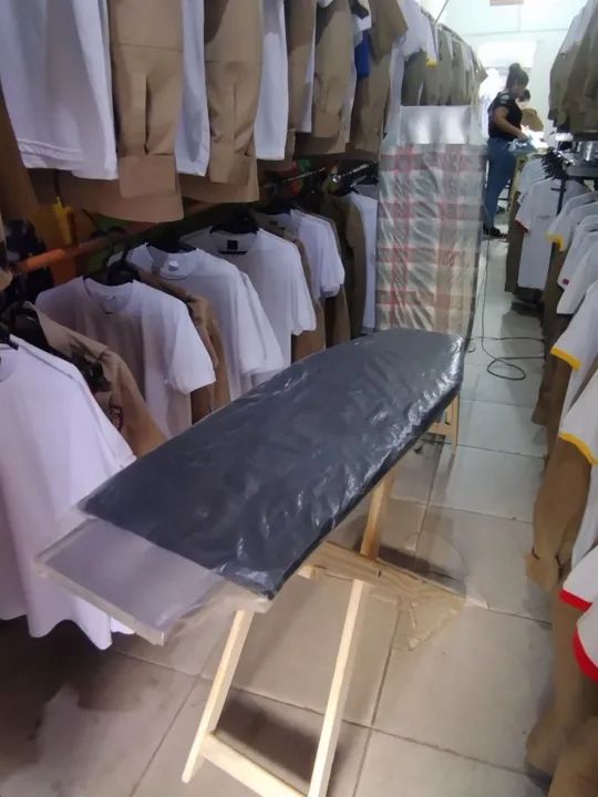 Tábua de passar roupas de madeira  - Foto 3