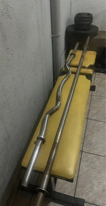 Banco para musculação, barra w, barra supino , anilhas - Foto 2