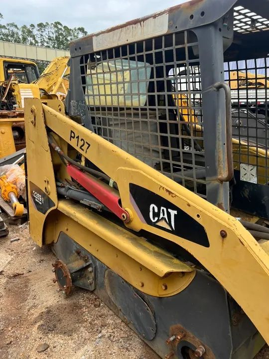 Mini carregadeira caterpillar 226B-3 para peças - Foto 3