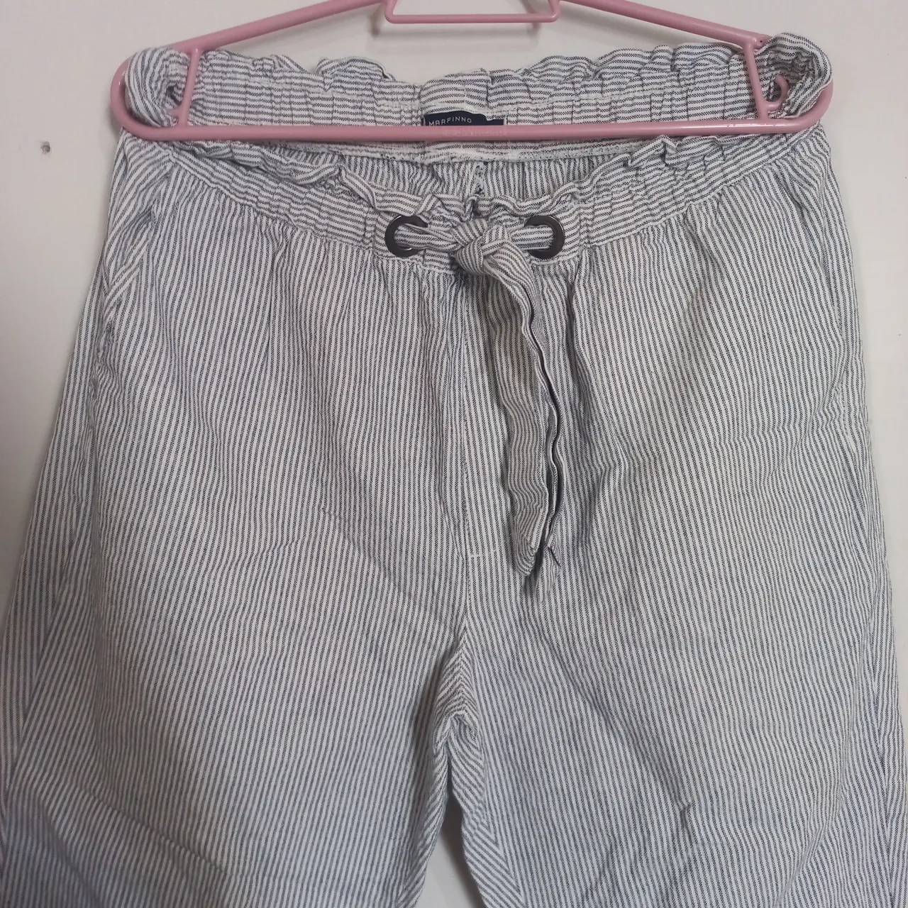 Calça marfinho listrada