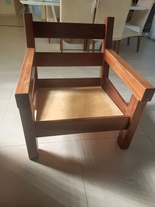 Cadeira de Madeira de lei  - Foto 2