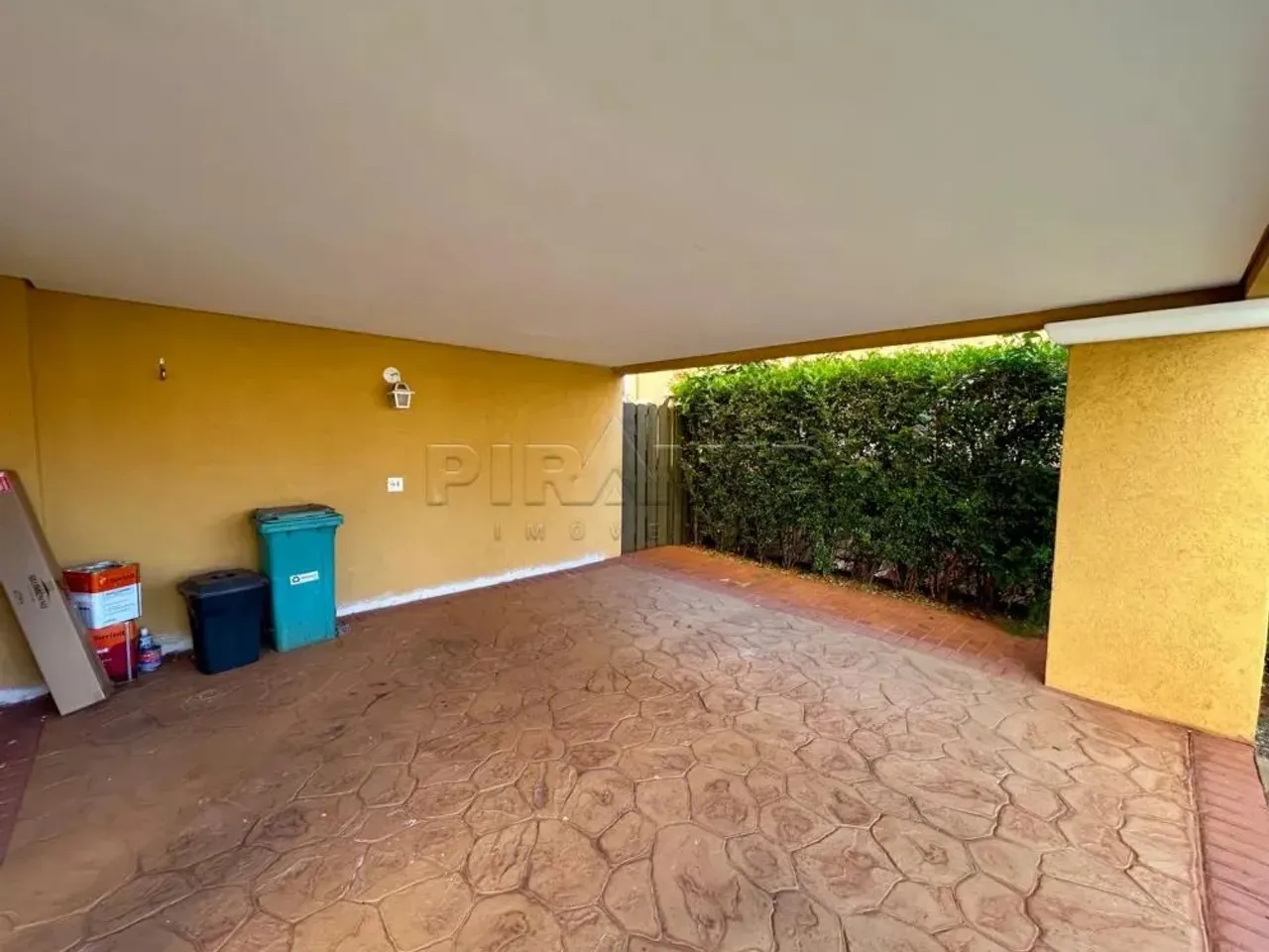 Sobrado em condomínio fechado com 232.06m², bairro Bosque dos Juritis, Zona Sul em Ribeirã