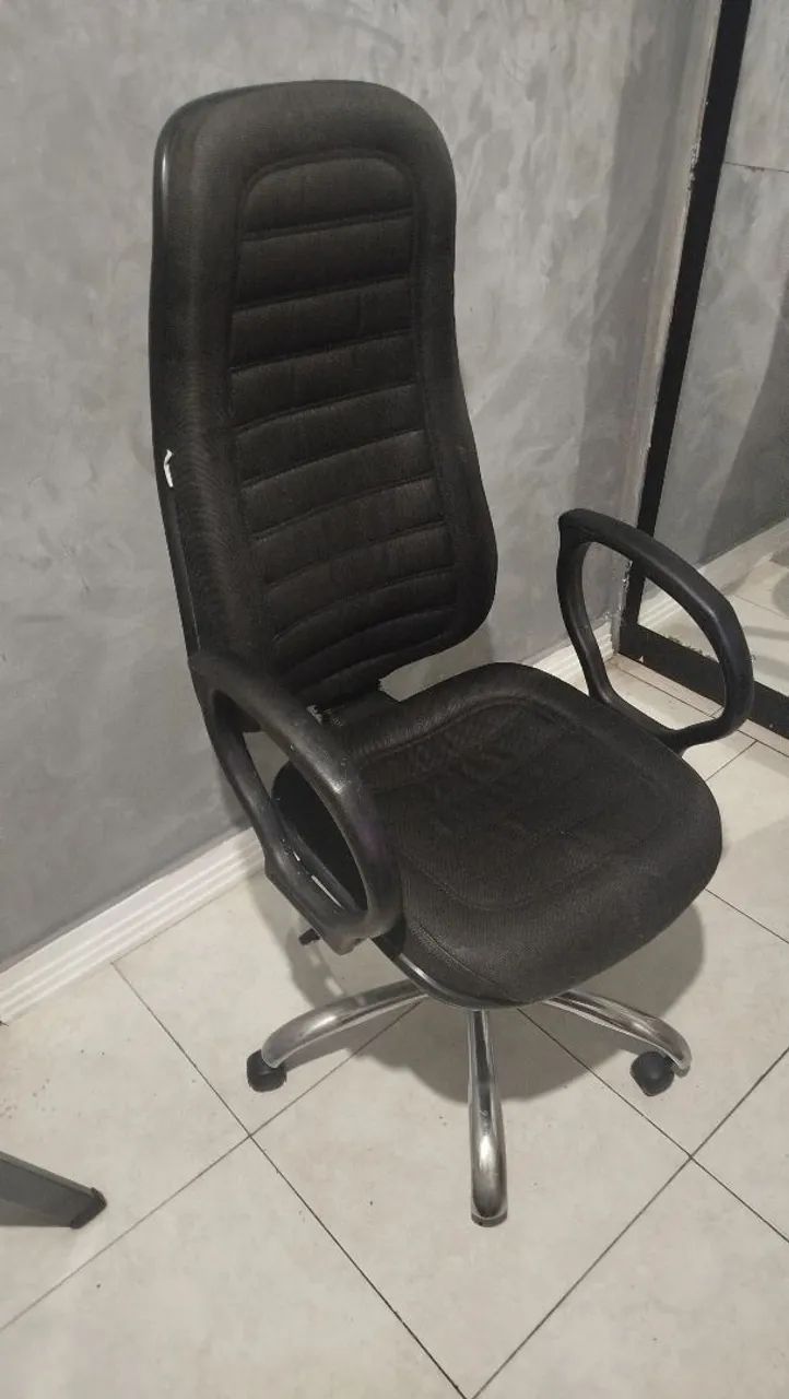 Cadeira de Escritório Executiva Preta