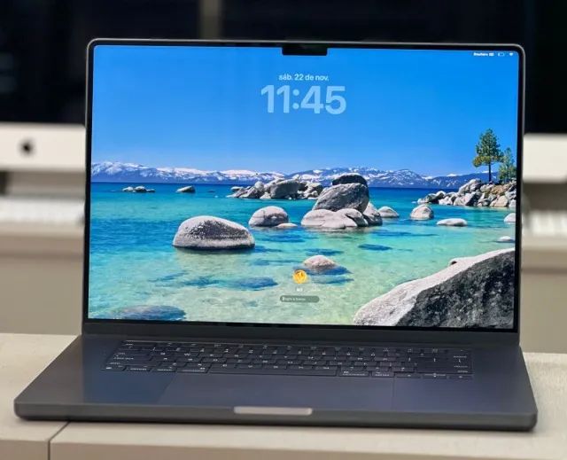 MacBook Pro M3 (2023) 16 Polegadas Pro 18GB RAM / 512GB SSD