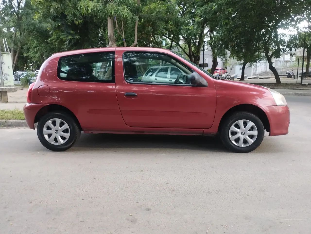 Renault Clio Authentique flex ano:2014 - Foto 4